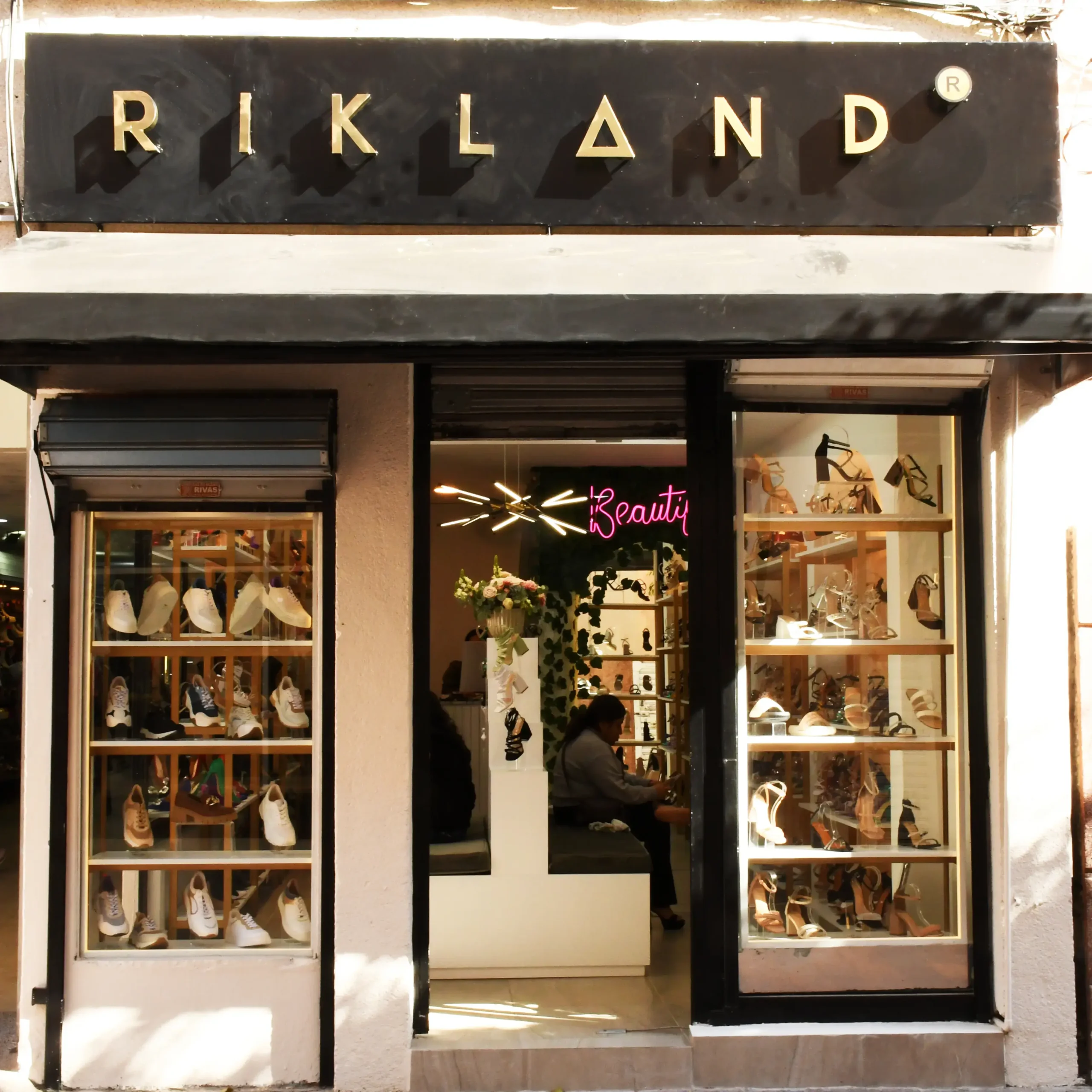 Ixchel Arquitectura Rickland Sucursal 1